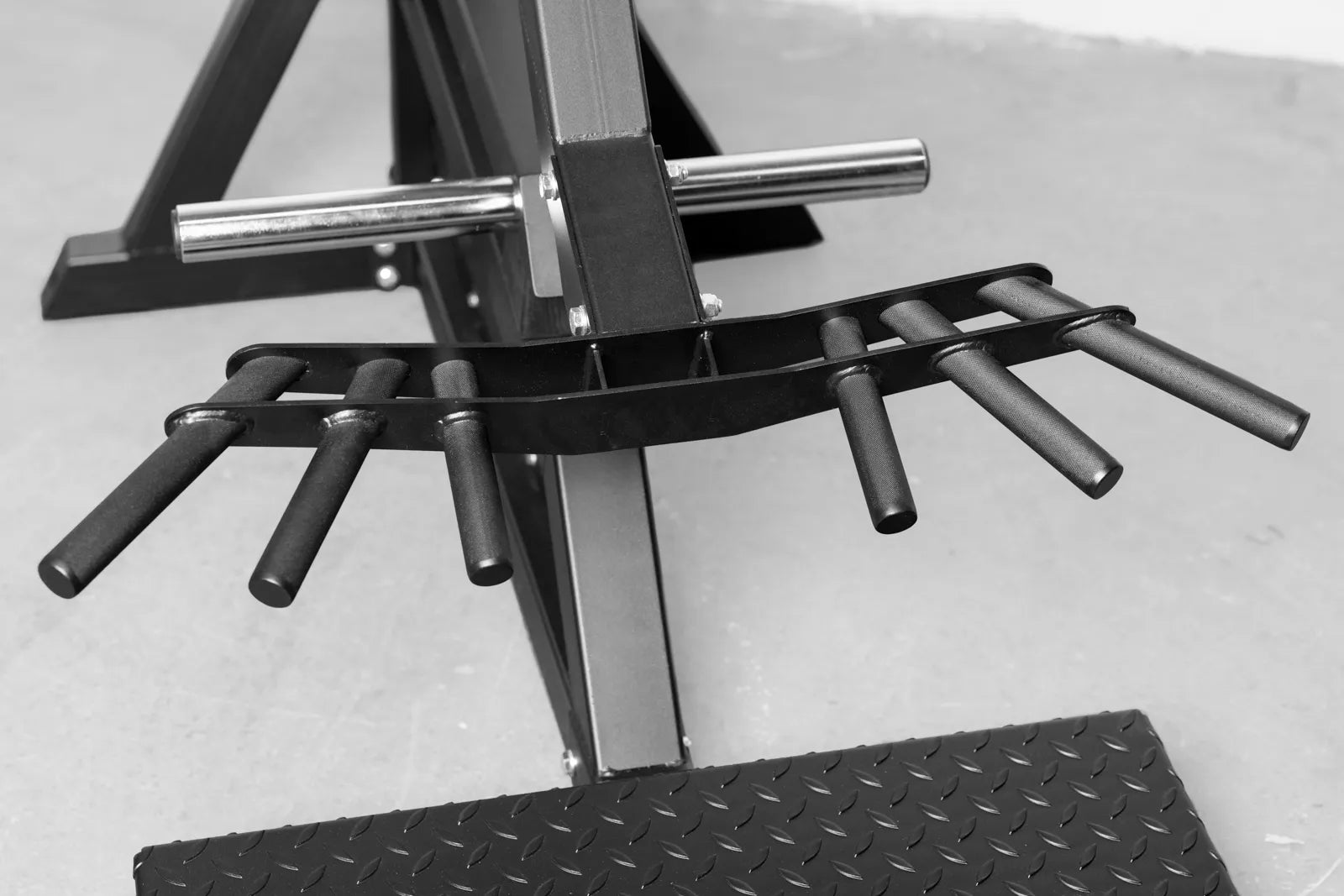 The Scorpius Row – Plate-Loaded Row Machine